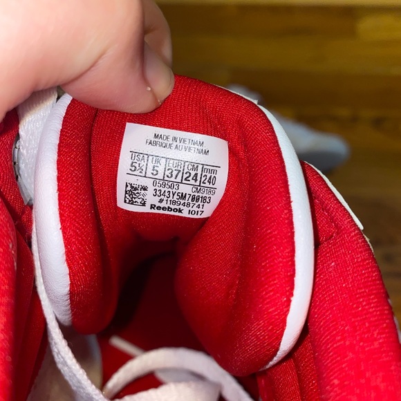 Reebok new sneakers with hearts, unisex  size 5.5 men or 7.5 women - 24 cm - Picture 6 of 7